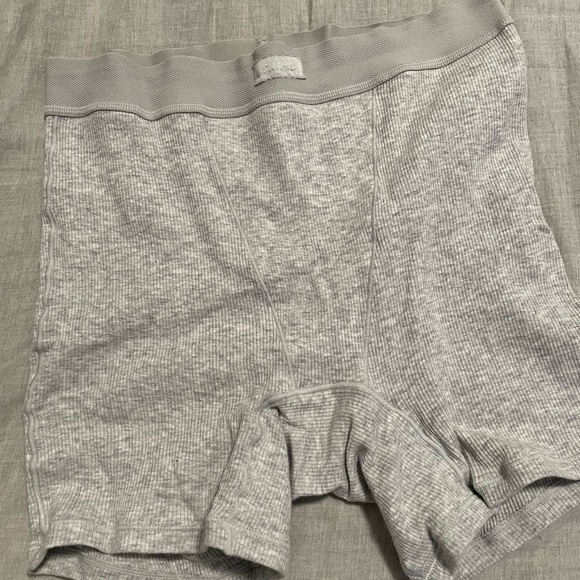 SKIMS 2 pieces- Ribbed Cotten - Boxer and Tank set - Picture 7 of 9